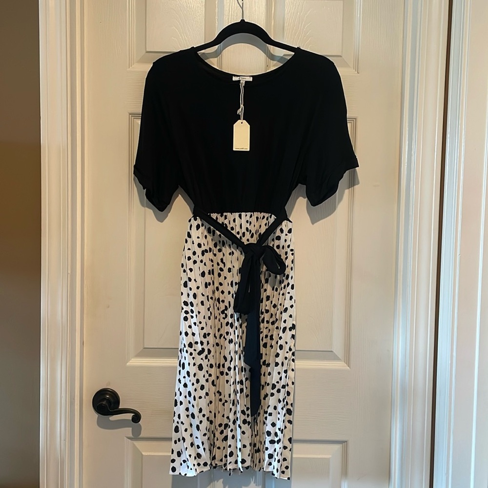 Boutique mid length dress, large.